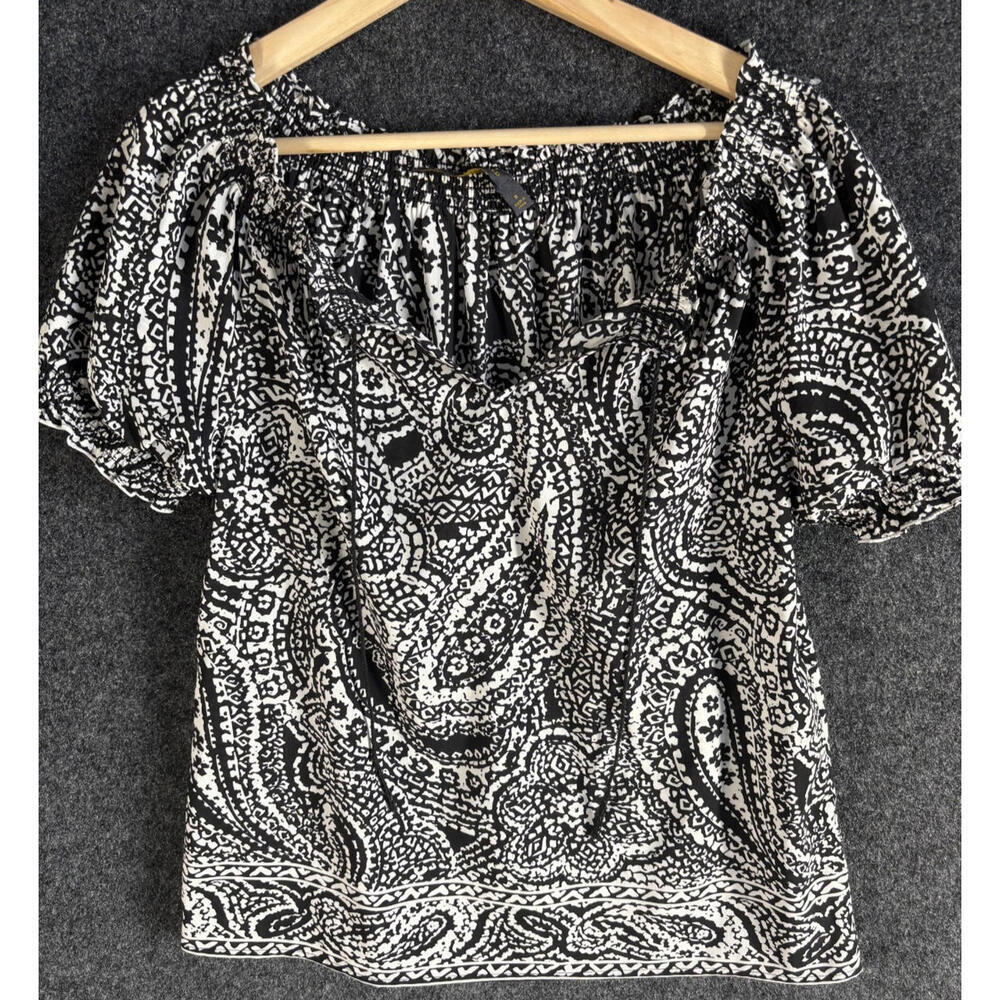 Outback Red Blouse Women M Medium Black Paisley Short Sleeve V-Neck Casual